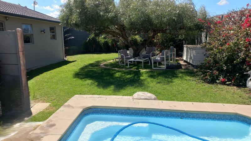 2 Bedroom Property for Sale in Gordons Bay Western Cape